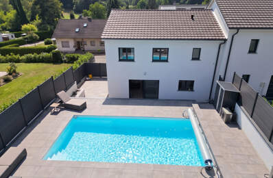 Maison moderne avec piscine dans une impasse calme à Freymin — photo du bien