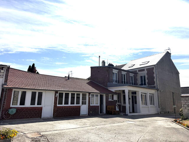 MAISON AVEC DEPENDANCES — photo du bien