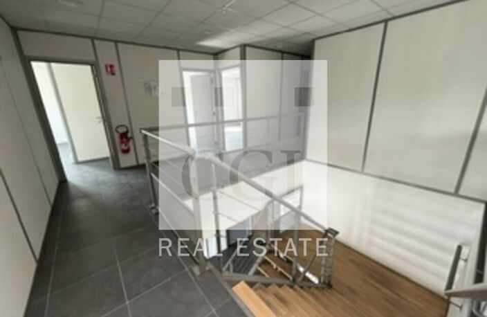 BUREAUX à LOUER — photo 3