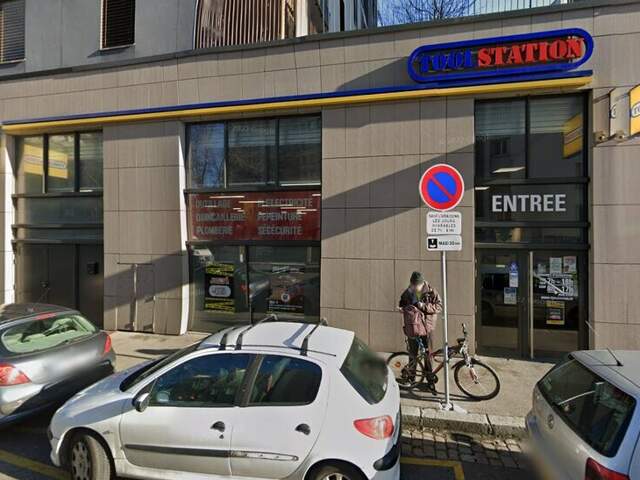 LOCAL COMMERCIAL à LOUER — photo du bien