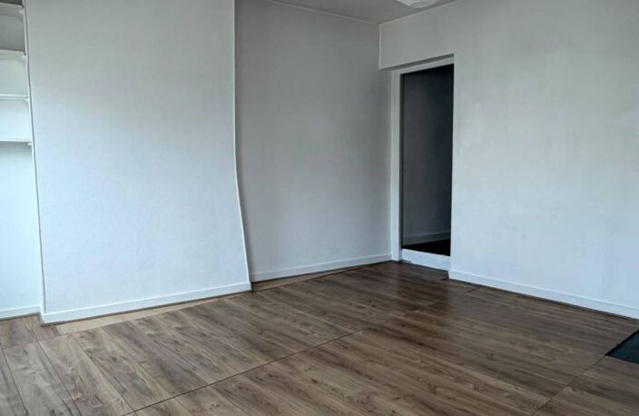 Studio dernier étage avec ascenseur — photo 2