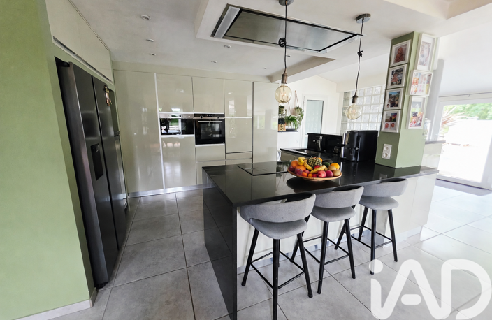 Vente Maison/villa 8 pièces — photo 2