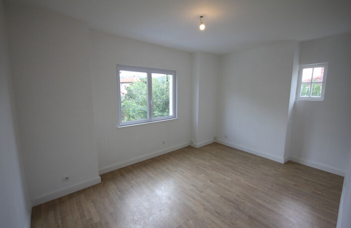 APPARTEMENT 2/3 PIECES LE CANNET EUROPE — photo 2