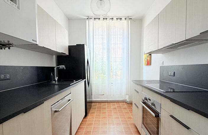 APPARTEMENT AVEC EXTERIEUR 5 PIECE(S) 140 M² - HYPER CENTRE — photo 3