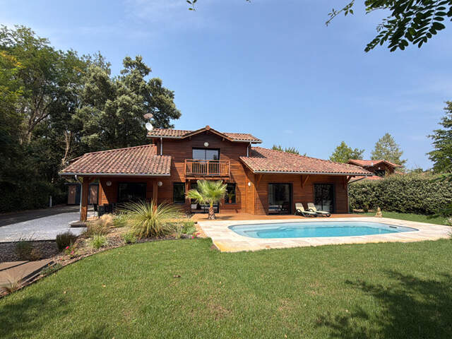 Maison T5 136 m² avec piscine et garage — photo du bien