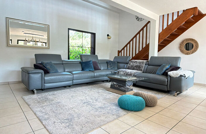 Maison T5 136 m² avec piscine et garage — photo 3