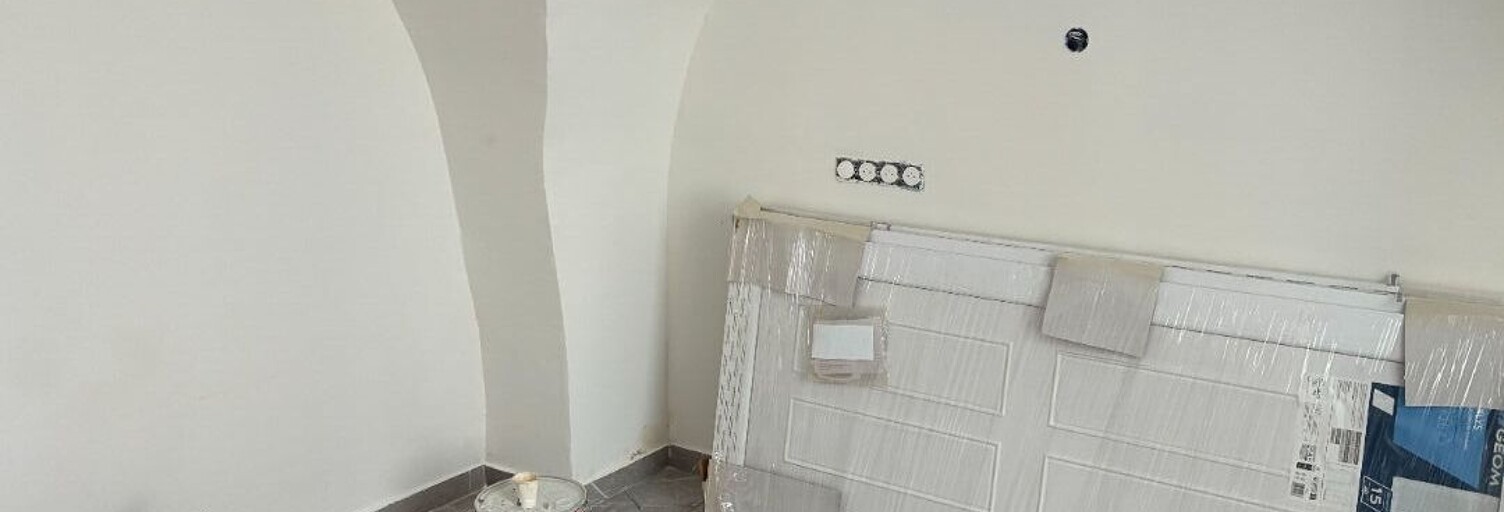 Commerce 2 Pièces 37 m² à louer à Eyguières (13430)