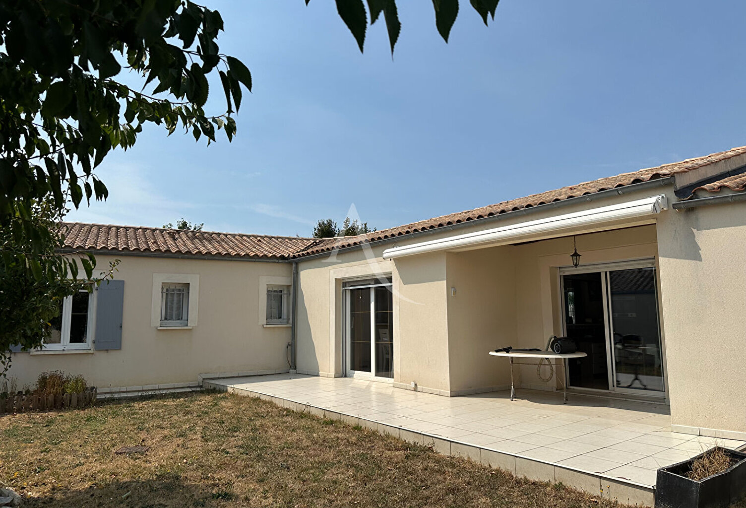 Maison de plain-pied avec garage , Confort et fonctionnalité — photo 1