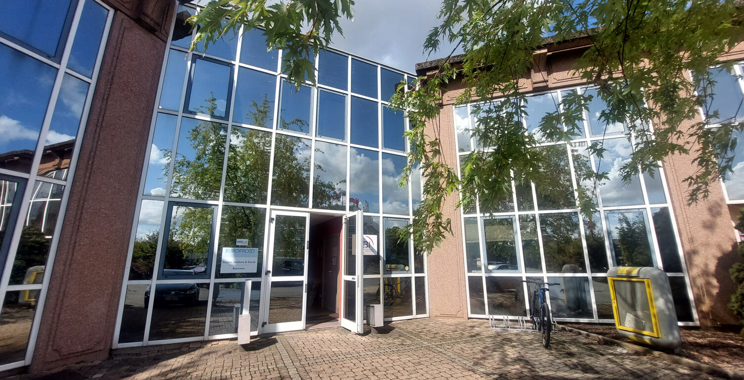 Bureaux climatisés 65 m2 avec parking à LIMAS - sortie A6 S — photo 1