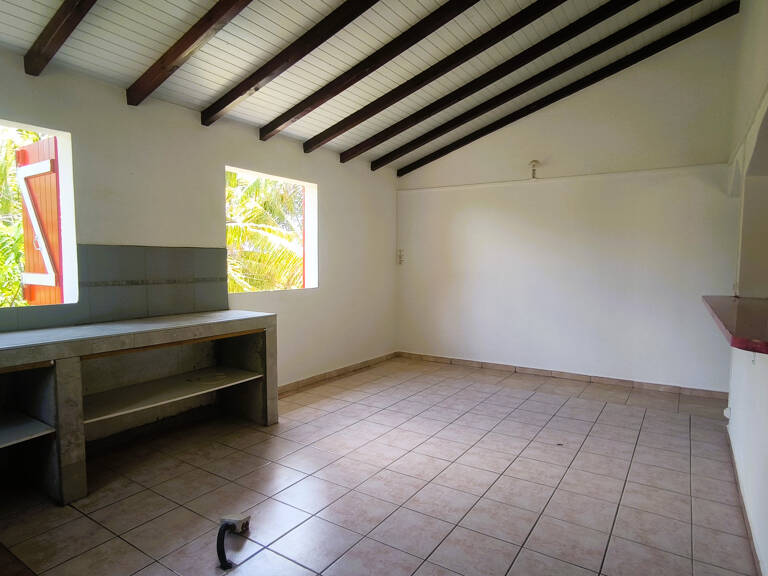 Maison 3 pièces avec grand jardin à Petit-Canal (Secteur Les — photo 1