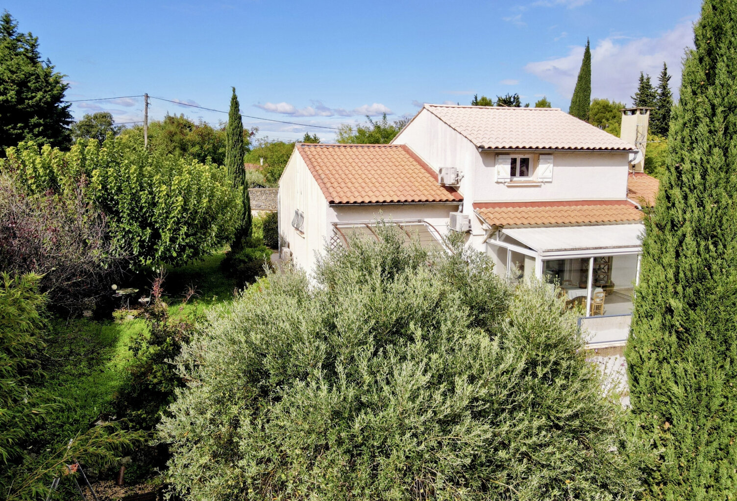 A 10 minutes à pied du centre d'Uzès, élégante maison de 132 m2, dans un quartier résidentiel calme — photo 1