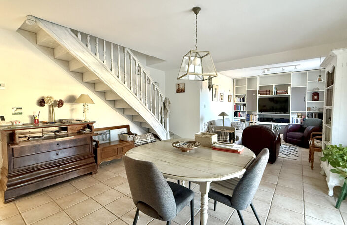 A 10 minutes à pied du centre d'Uzès, élégante maison de 132 m2, dans un quartier résidentiel calme — photo 3