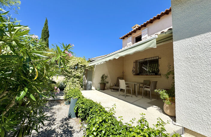 A 10 minutes à pied du centre d'Uzès, élégante maison de 132 m2, dans un quartier résidentiel calme — photo 5