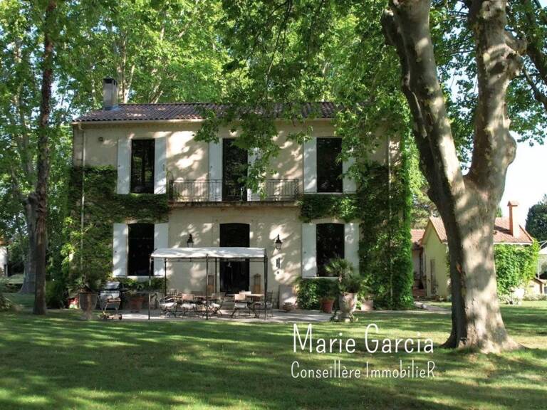 MAISON DE MAÎTRE À NÎMES, PARC DE 1,7 HA, DÉPENDANCE ET PISCINE — photo 1