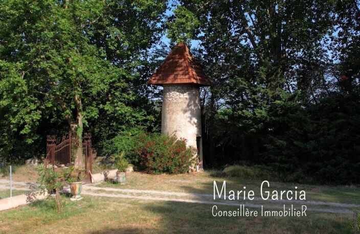 MAISON DE MAÎTRE À NÎMES, PARC DE 1,7 HA, DÉPENDANCE ET PISCINE — photo 3