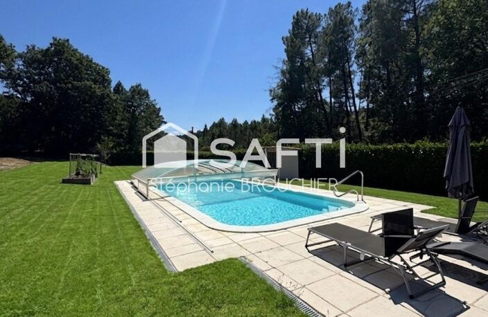 Maison sur un beau terrain avec piscine — photo 2