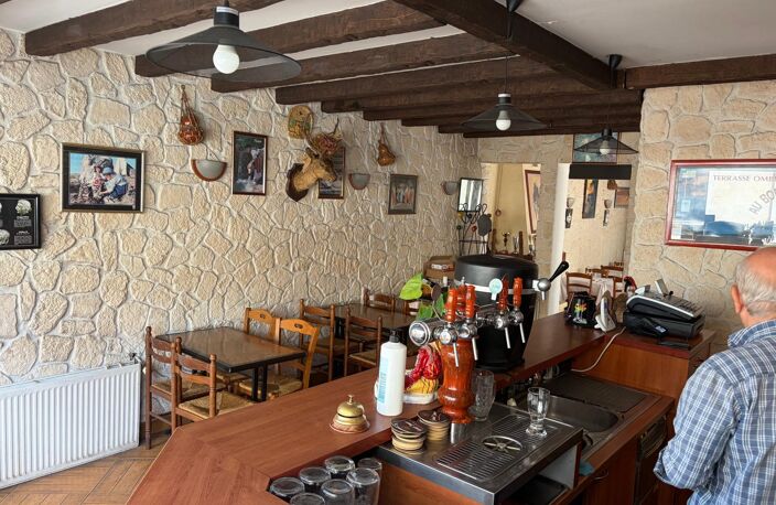 Café-Bar-Restaurant avec logement inclus — photo 2