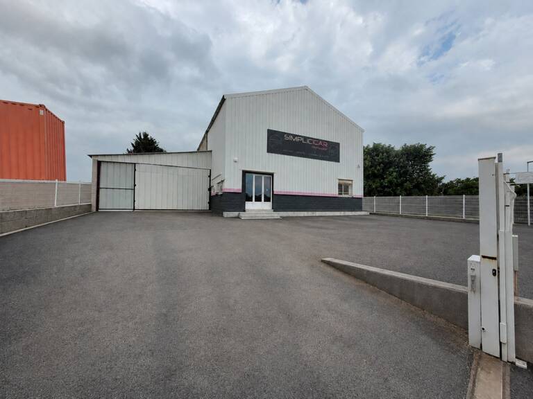 Entrepôts et Bureaux — photo 1