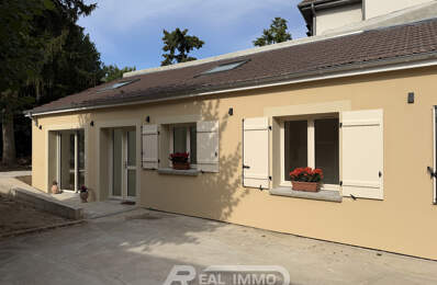 MAISON DE PLAIN-PIED AVEC TERRASSE, PARKINGS ET JARDIN — photo du bien