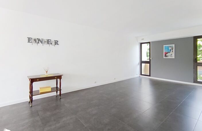 Vente appartement 4 pièces 81 m² Pessac (33600) — photo 2