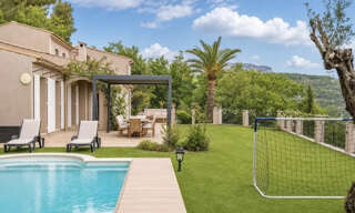 Maison 6 Pièces 190 m² à louer à Le Bar-sur-Loup (06620)