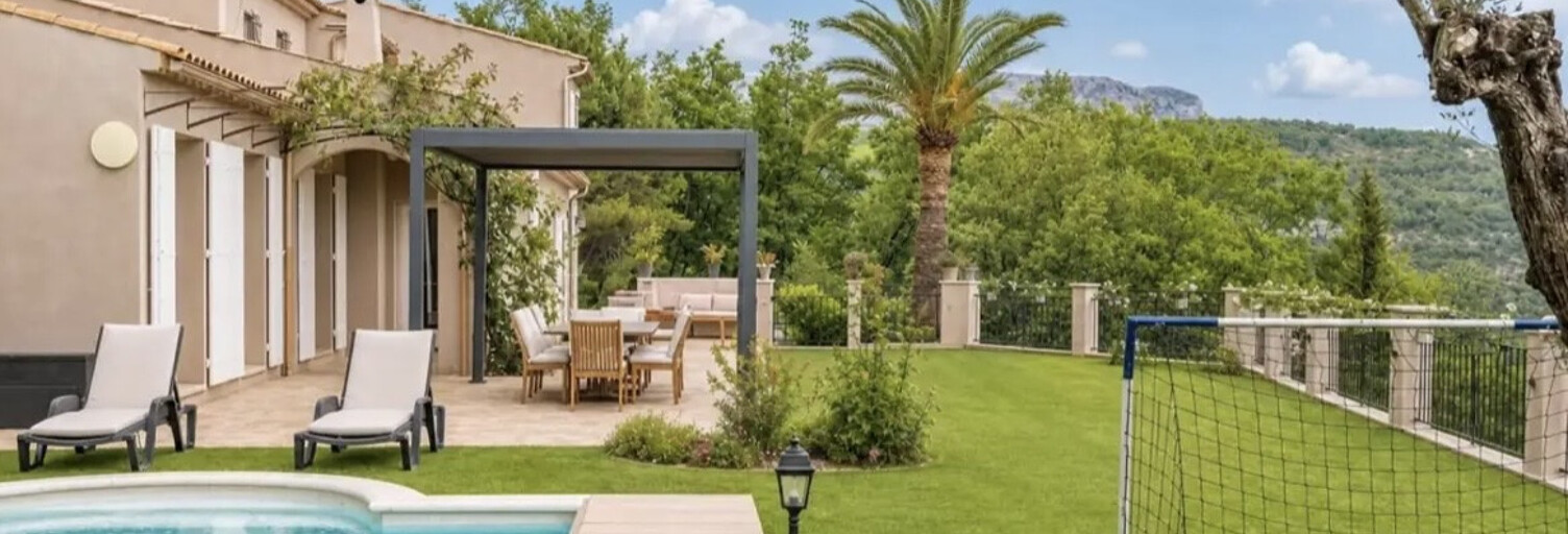 Maison 6 Pièces 190 m² à louer à Le Bar-sur-Loup (06620)