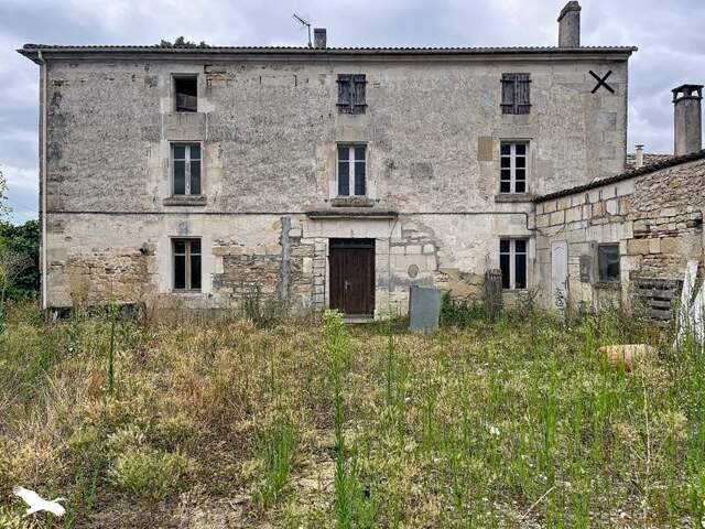 Charentaise de 6 pièces principales — photo du bien