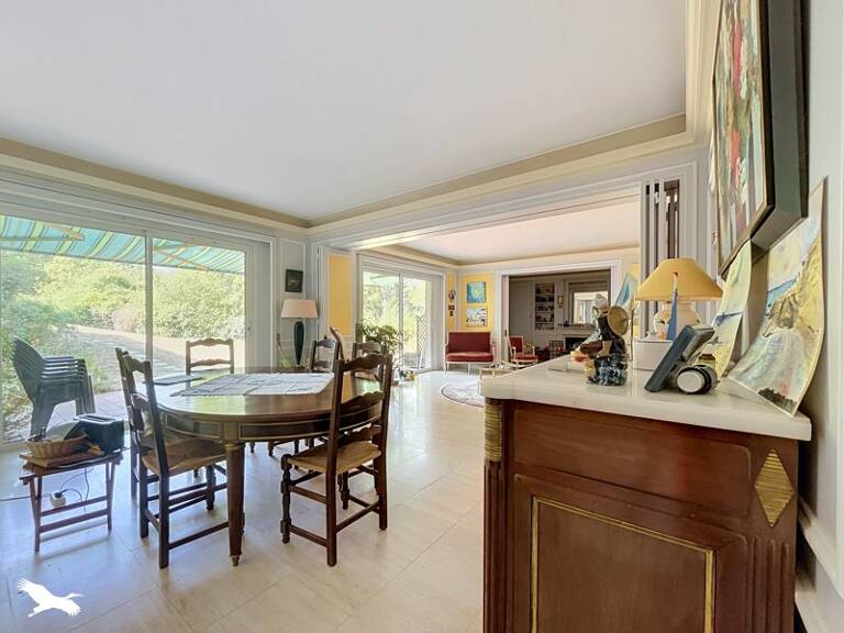 Villa de 8 pièces principales — photo 1
