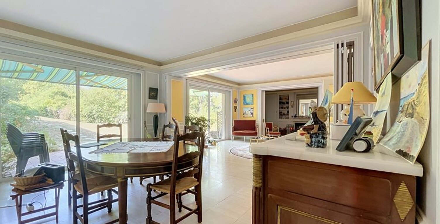 Villa de 8 pièces principales — photo 1