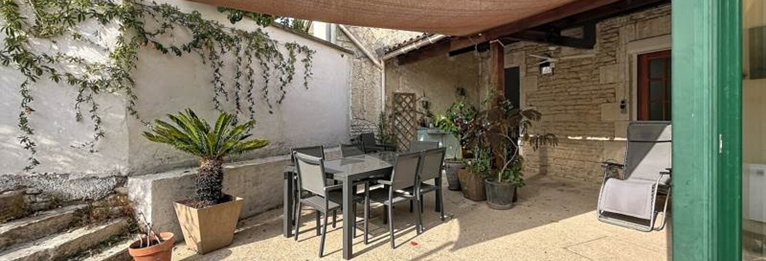 Maison 5 Pièces 185 m² à vendre à Saint-Jean-de-Liversay (17170)
