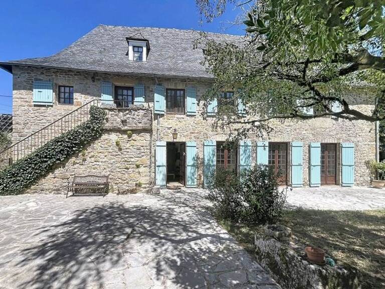 Maison en pierre de 8 pièces principales — photo 1