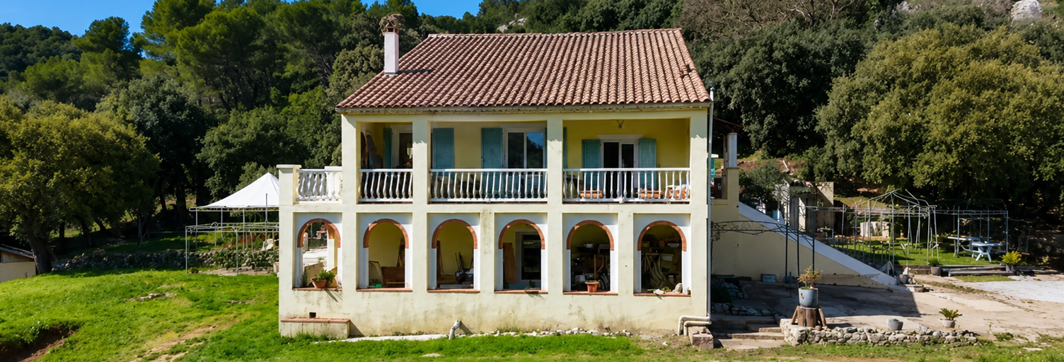 Maison 11 Pièces 390 m² à vendre à Signes (83870)
