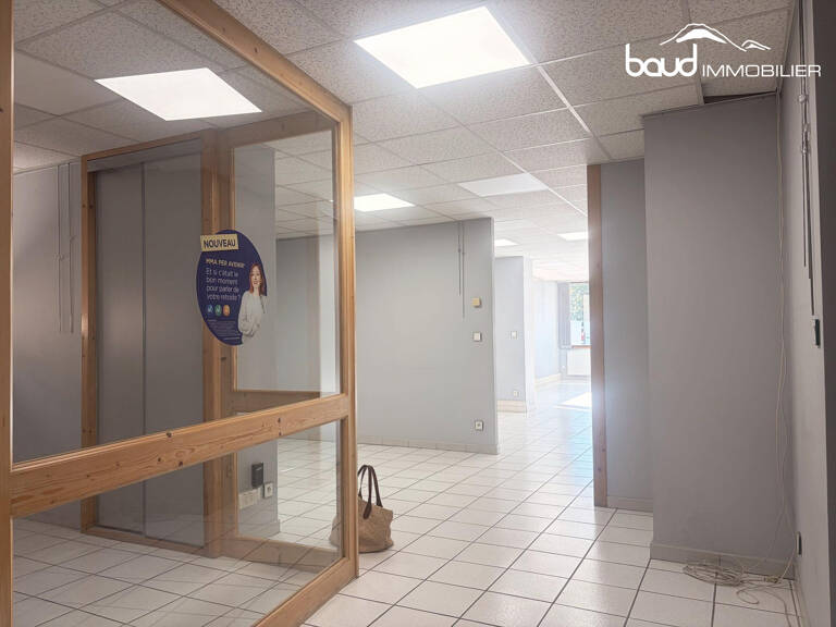 Grand local professionnel — photo 1