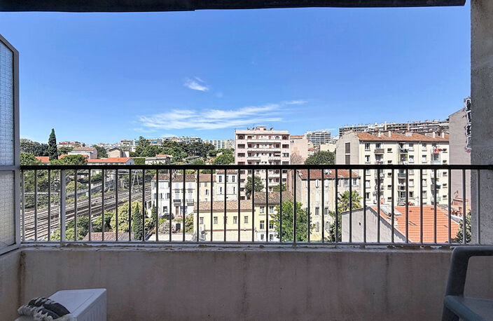 Appartement Marseille  T3/4  avec balcon Chartreux — photo 2