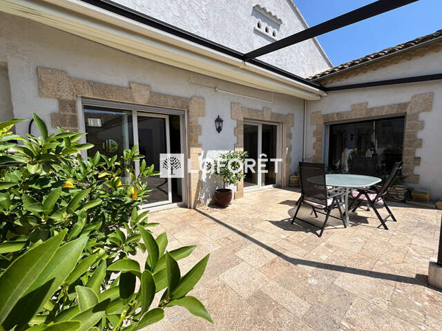 Maison Le Thor 5 pièce(s) 295 m2 — photo du bien