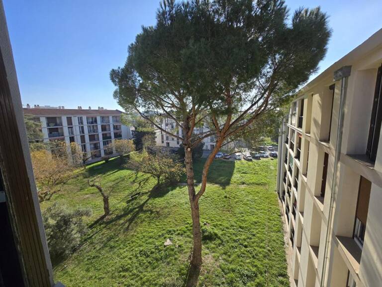 À LOUER – SUPERBE T4 MEUBLÉ – SALON-DE-PROVENCE — photo 1