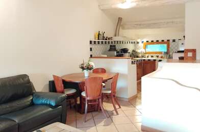 Appartement 3 pièces 877 €