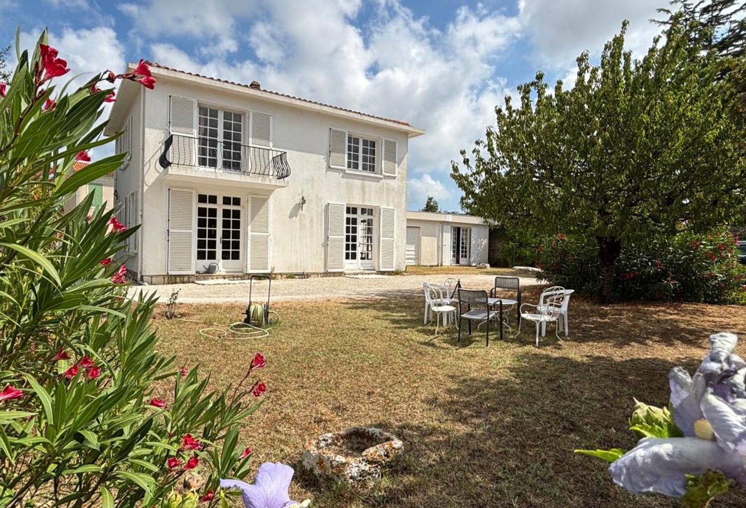Maison de caractère à rénover – Centre-ville de Saint-Pierre-d'Oléron — photo 1