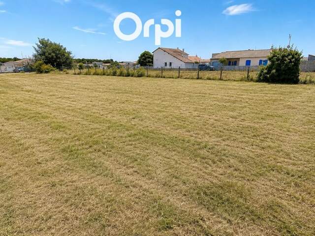 Terrain à bâtir de 640 m² – Les Mathes, à seulement 4 km des plages de La Palmyre — photo du bien