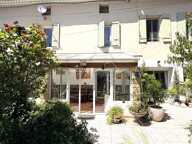 COURTHEZON - ENSEMBLE IMMOBILIER DE 385 M² EN CAMPAGNE — photo 3