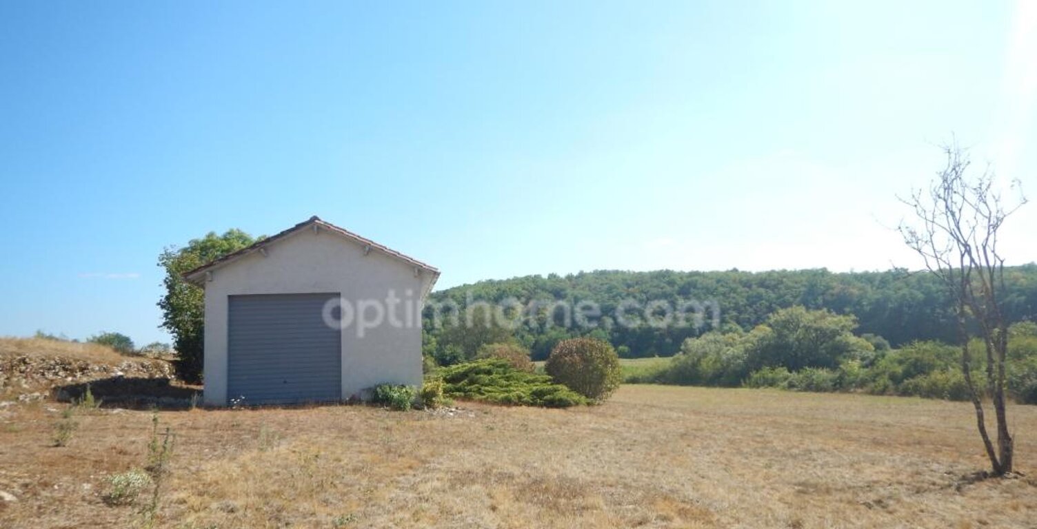 Terrain de loisir de 3 060 m² sur la commune de Cubjac-Auvezère-Val d'Ans (24) — photo 1