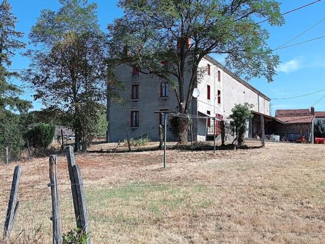 Maison à vendre 4 pièces LA CHAPELLE SUR USSON (63) — photo du bien