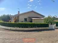Maison plain-pied 125 M2 habitables, sur sous sol total, proximité tous commerces — photo 2