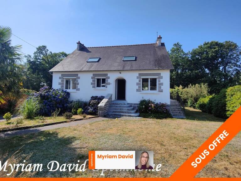 Maison familiale 171 m² – DPE C – 5 chambres – Terrain paysagé de 2 400 m² – Rostrenen — photo 1