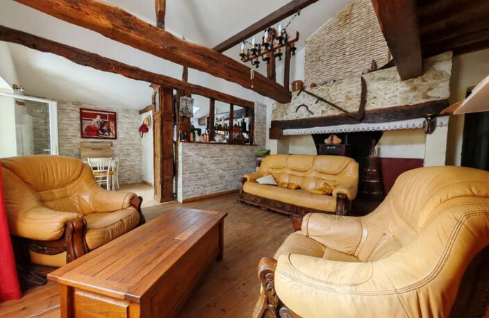 BAISSE DE PRIX !!! Ancienne ferme landaise avec appartement indépendant, piscine, dépendances sur plus d'un hectare de terrain — photo 3