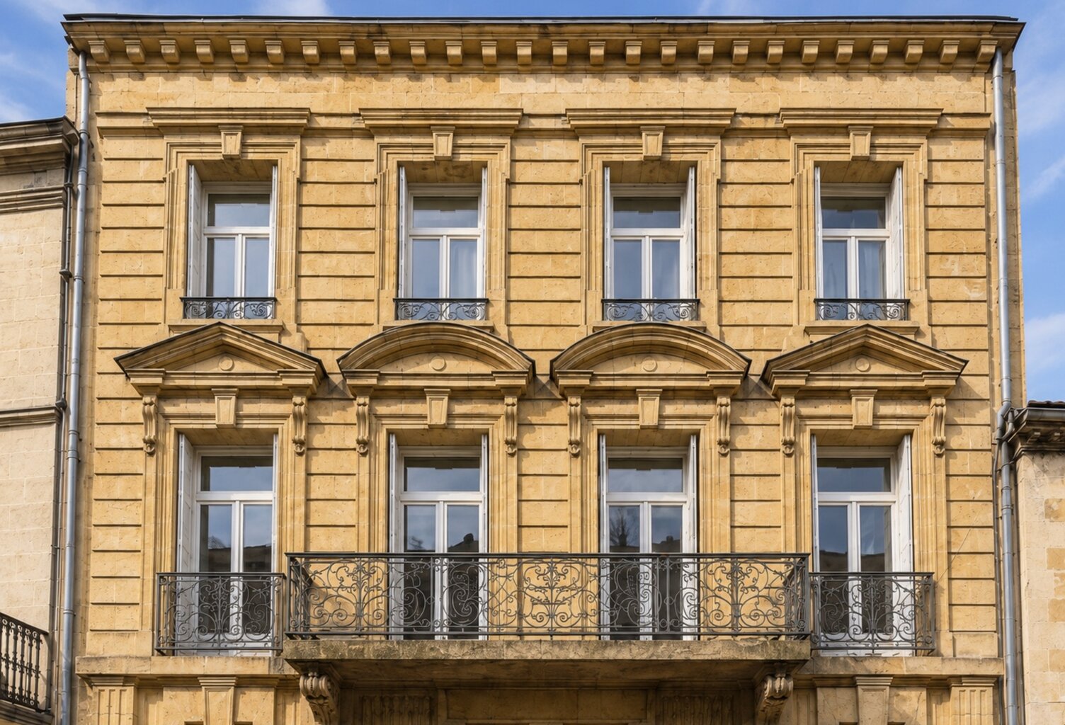 BERGERAC CENTRE – Superbe appartement de standing de 110 m² - Type 4 - avec balcon — photo 1