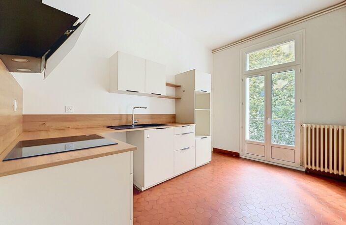 BERGERAC CENTRE – Superbe appartement de standing de 110 m² - Type 4 - avec balcon — photo 3