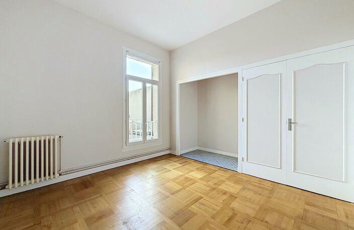 BERGERAC CENTRE – Superbe appartement de standing de 110 m² - Type 4 - avec balcon — photo 4