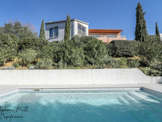Dpt Aude (11), à vendre NARBONNE maison P7 de 232 m² - Terrain de 1 065,00 m² — photo du bien
