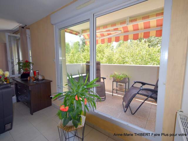 Appartement à vendre 3 pièces MEYZIEU (69) avec balcon, cave et garage — photo du bien